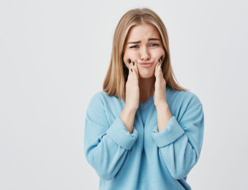 ¿Por qué salen abscesos en las encías? ¿Cómo se curan?